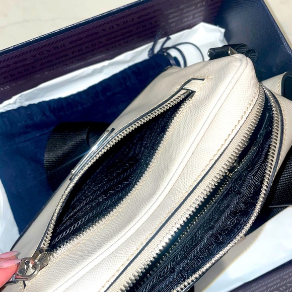 Prada Zip Saffiano Travel - Picture 6 of 6